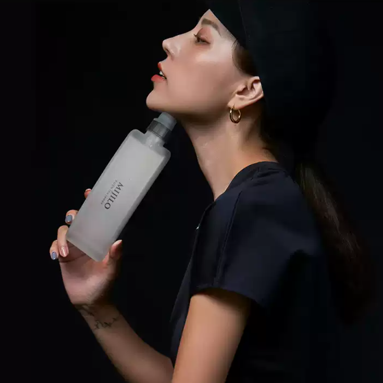 330ml Slim Handheld Running Water Bottle